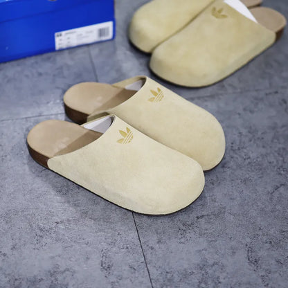 Pantoufles adidas beige