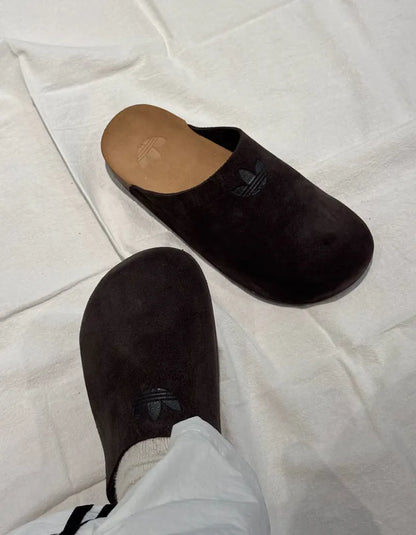 Pantoufles adidas marron