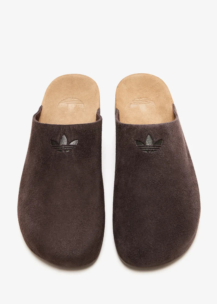 Pantoufles adidas marron